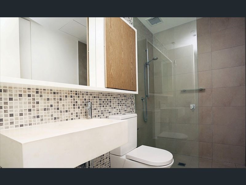 203/74 Queens Road, Melbourne VIC 3004