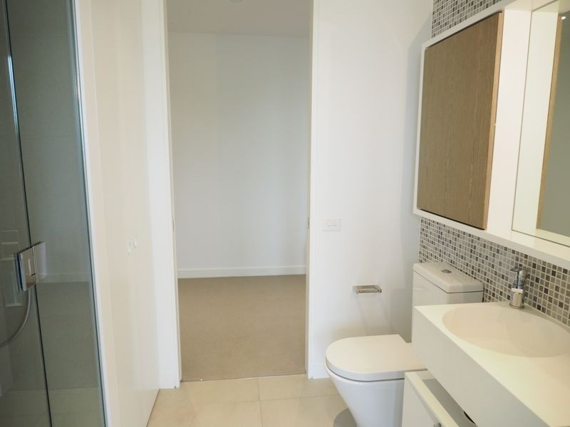 203/74 Queens Road, Melbourne VIC 3004