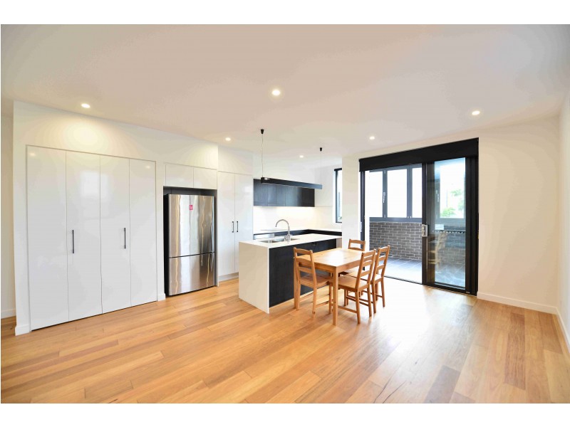 204/121 Clarence Road, Indooroopilly QLD 4068