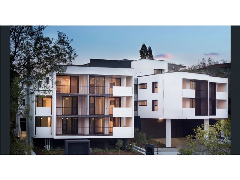 202/147 Sir Fred Schonell Drive, St Lucia QLD 4067