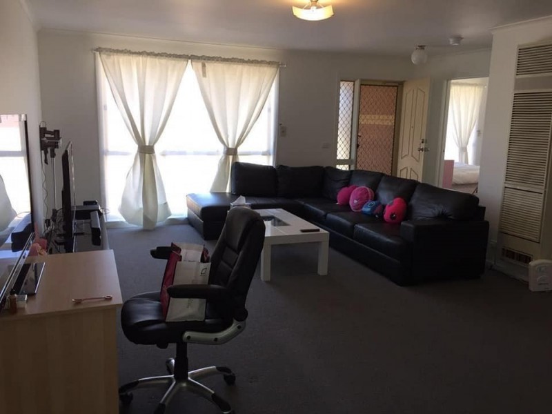 30/30 Deer Street, Deer Park VIC 3023