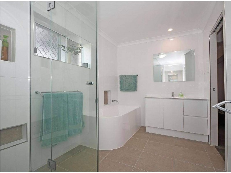 21 Moonbi Street, Scarness QLD 4655