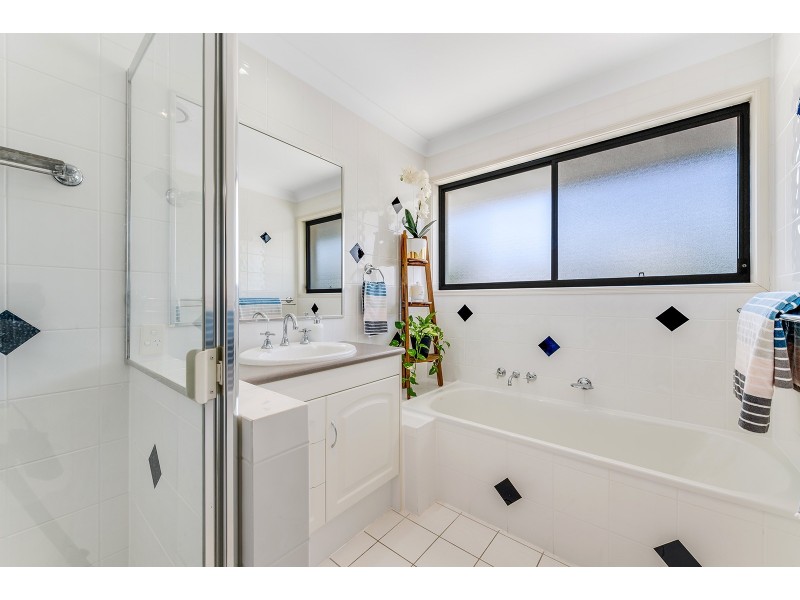 27 Doncaster Street, Hendra QLD 4011