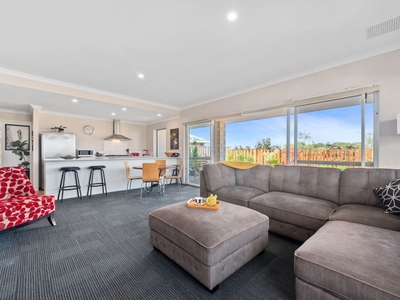 13 Capilano Avenue, Yanchep WA 6035