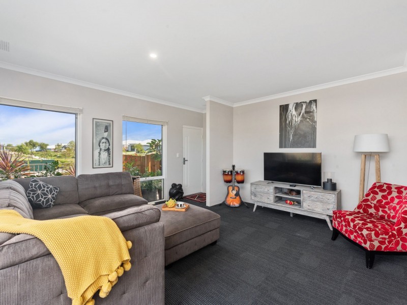 13 Capilano Avenue, Yanchep WA 6035