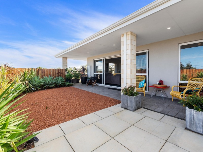 13 Capilano Avenue, Yanchep WA 6035