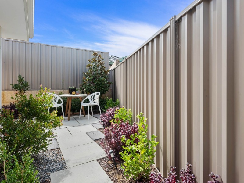 13 Capilano Avenue, Yanchep WA 6035