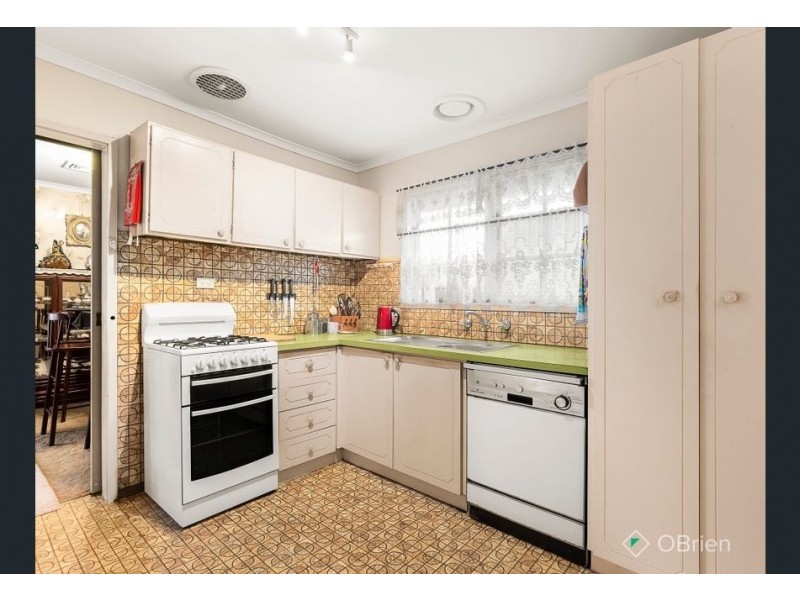 2 Larnook Crescent, Aspendale VIC 3195