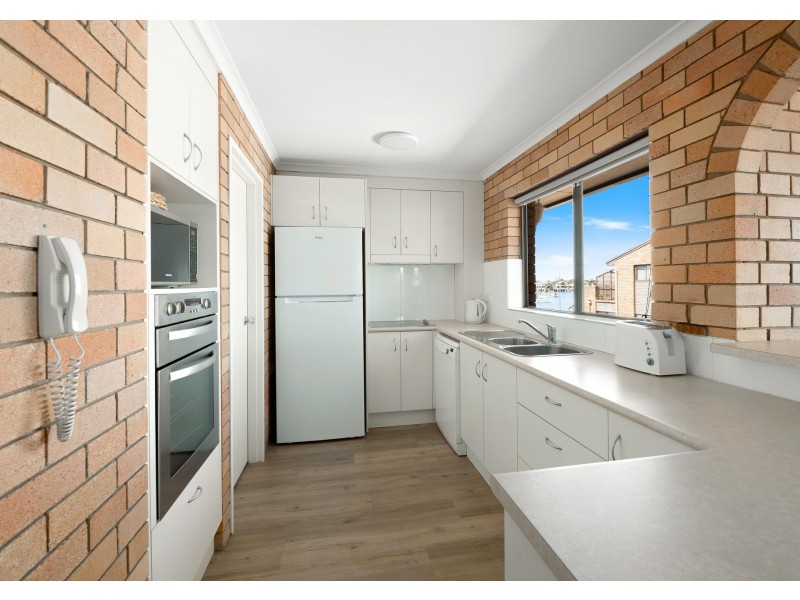 8/7-9 Carinya Street, Mooloolaba QLD 4557