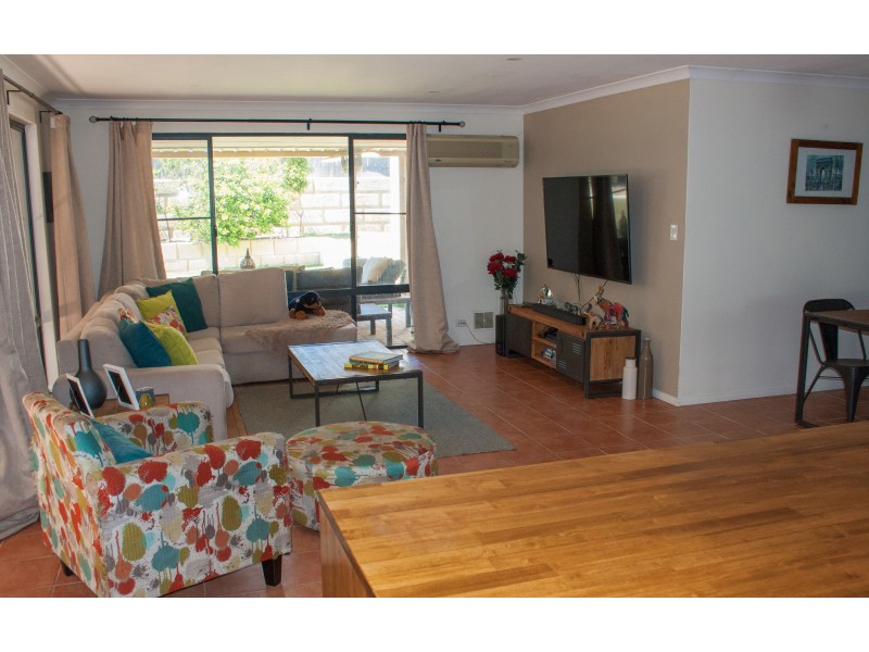 4 Bembridge Loop, Hocking WA 6065