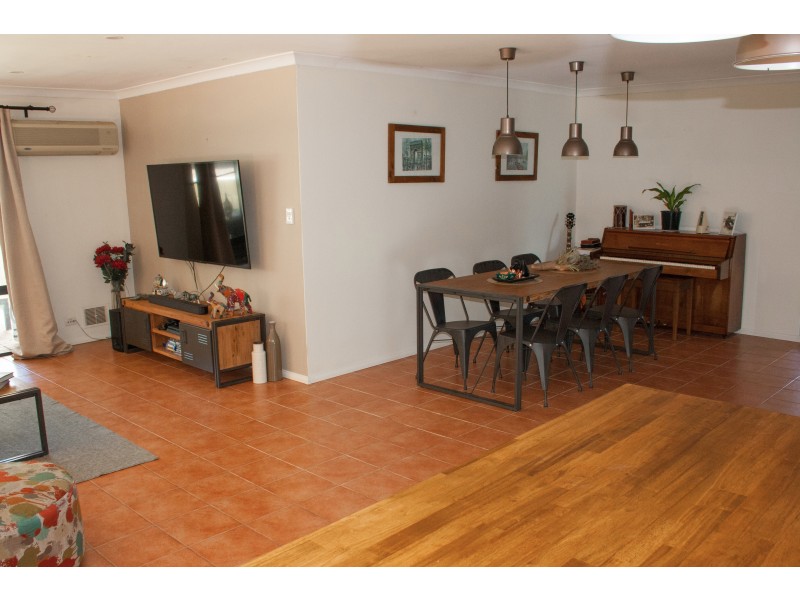 4 Bembridge Loop, Hocking WA 6065