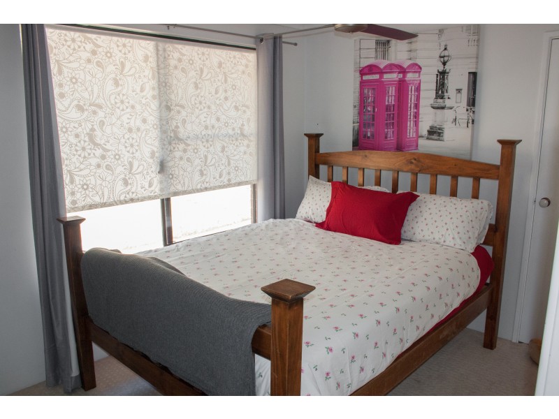 4 Bembridge Loop, Hocking WA 6065