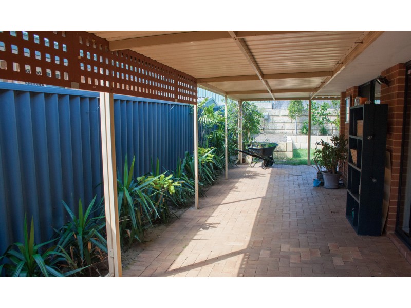 4 Bembridge Loop, Hocking WA 6065