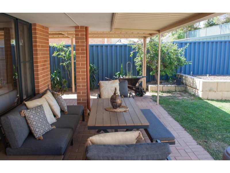 4 Bembridge Loop, Hocking WA 6065