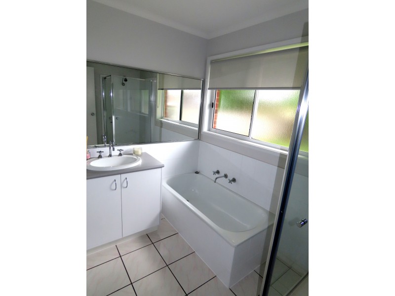 1/2 Gentle Road, Tangambalanga VIC 3691