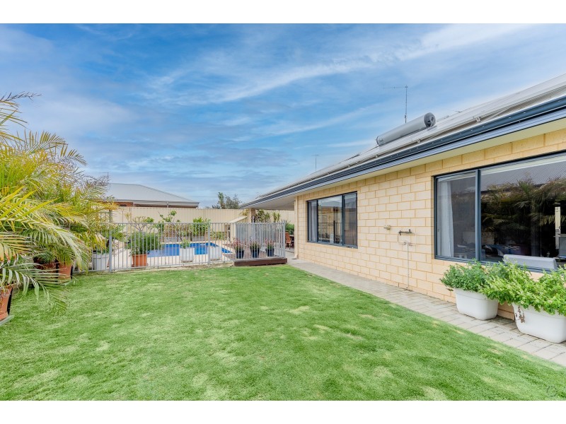 33 Carnaby Drive, Dawesville WA 6211