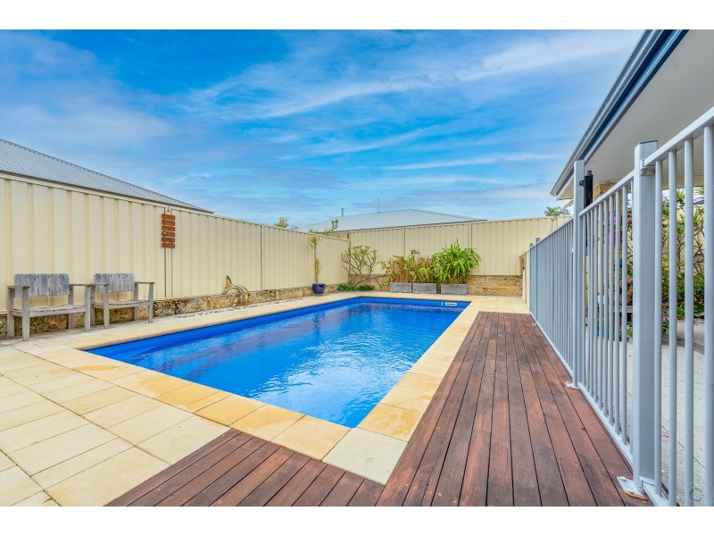 33 Carnaby Drive, Dawesville WA 6211