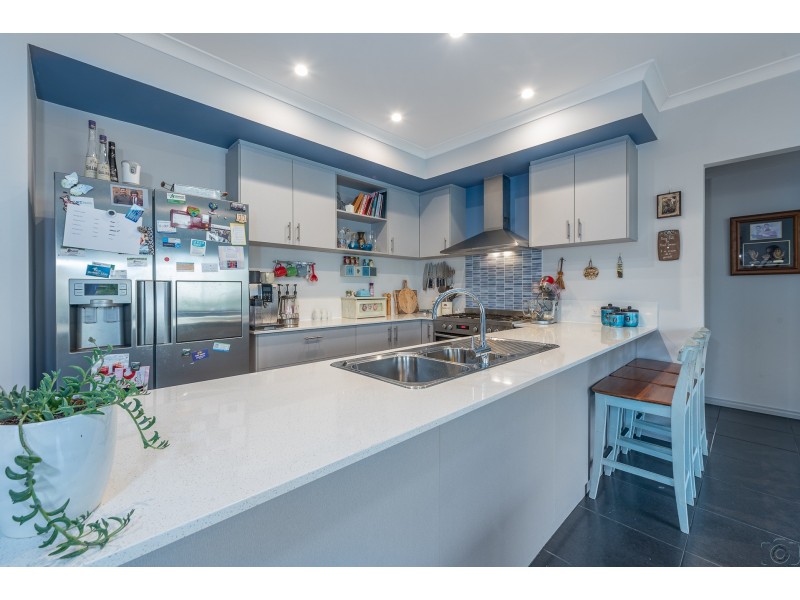 33 Carnaby Drive, Dawesville WA 6211