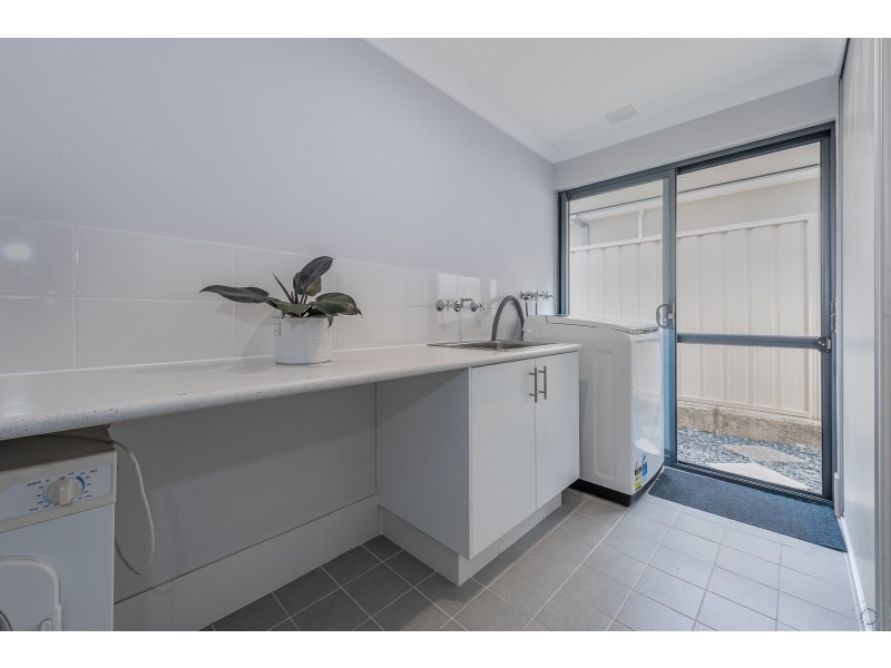 33 Carnaby Drive, Dawesville WA 6211