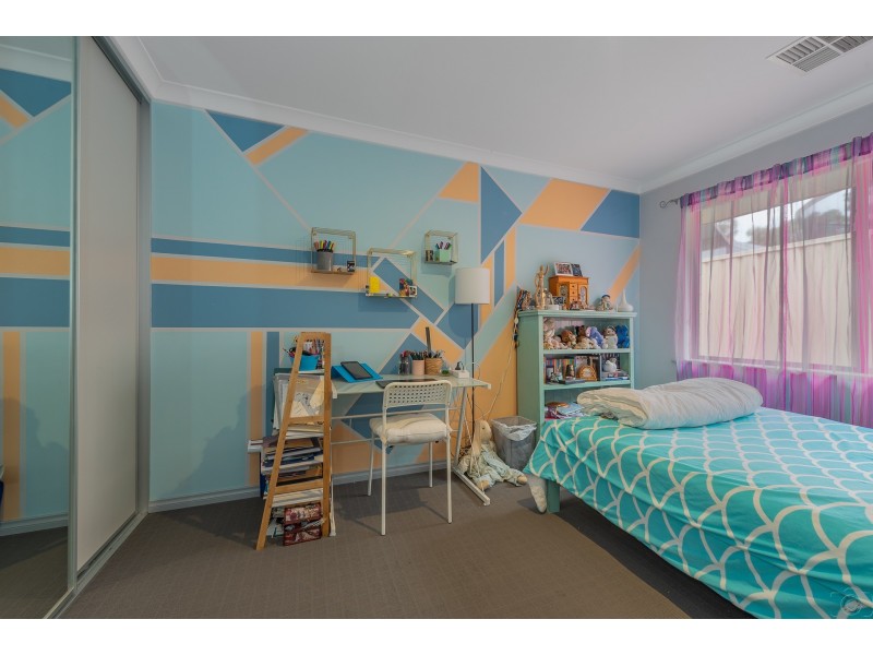 33 Carnaby Drive, Dawesville WA 6211