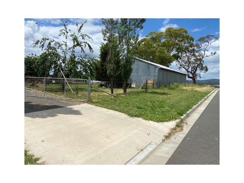 274 Leeds Parade, Orange NSW 2800