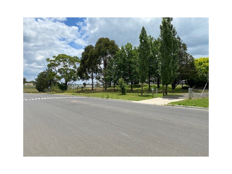 274 Leeds Parade, Orange NSW 2800