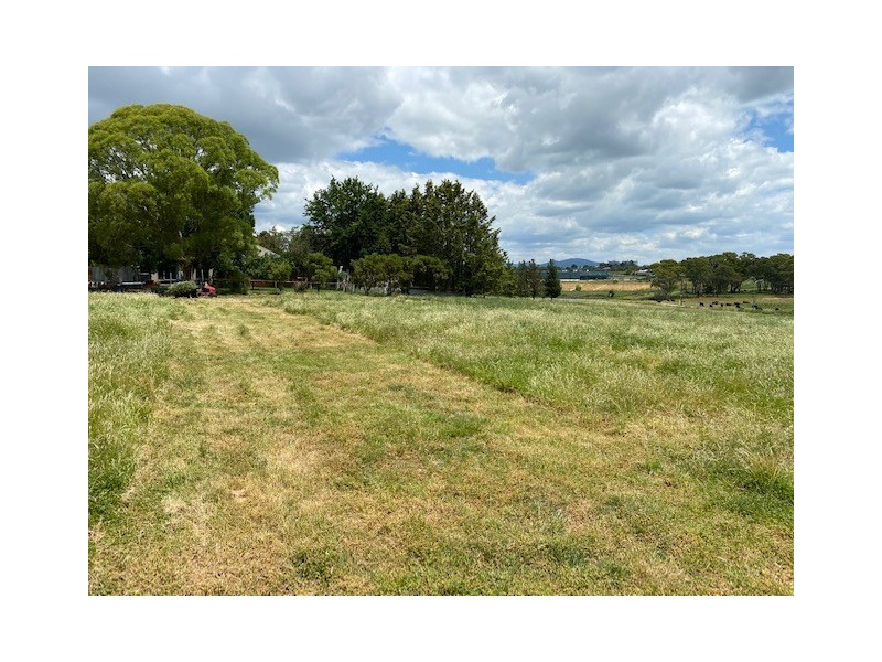 274 Leeds Parade, Orange NSW 2800