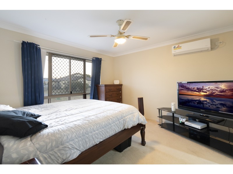 8 Hilldean Drive, Raceview QLD 4305