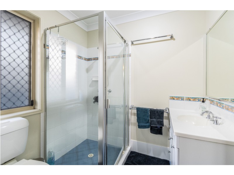 8 Hilldean Drive, Raceview QLD 4305