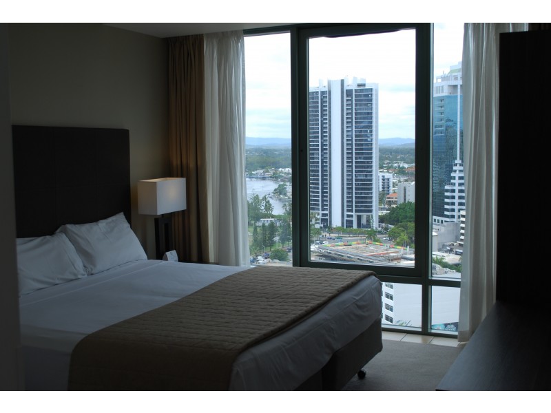 25 Laycock St, Surfers Paradise QLD 4217