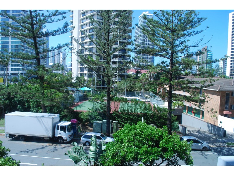 18 Enderley Avenue, Surfers Paradise QLD 4217