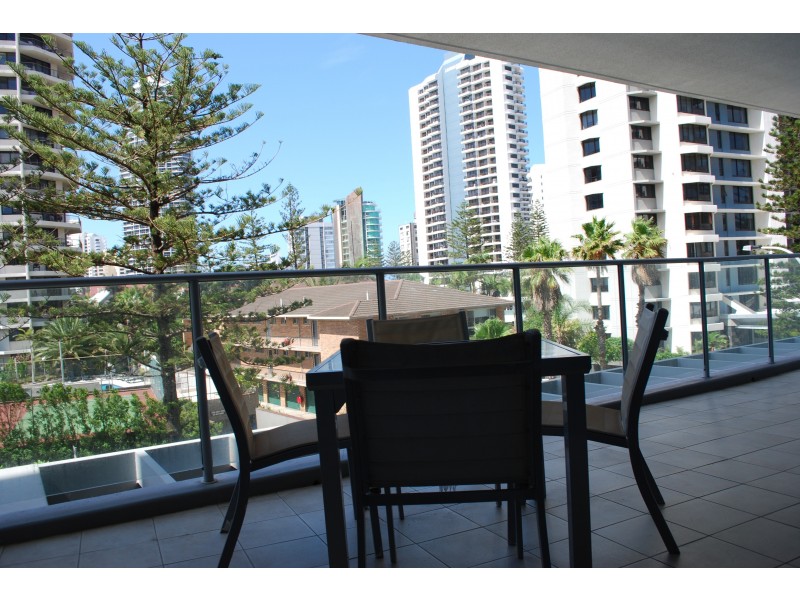 18 Enderley Avenue, Surfers Paradise QLD 4217