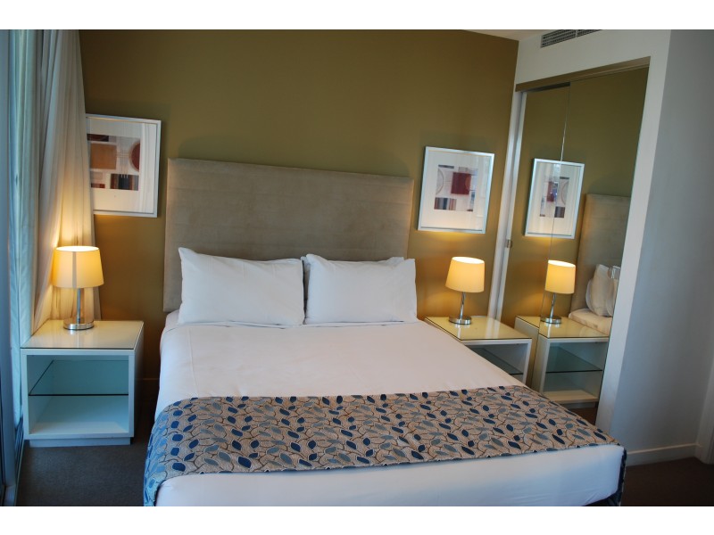 18 Enderley Avenue, Surfers Paradise QLD 4217