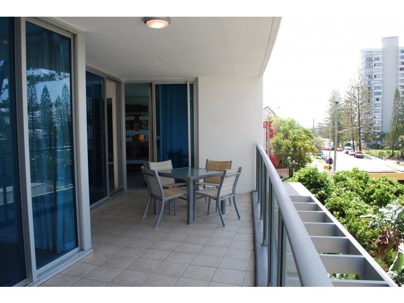 18 Enderley Avenue, Surfers Paradise QLD 4217