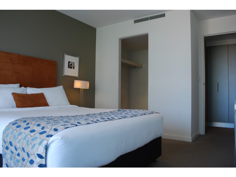 18 Enderley Avenue, Surfers Paradise QLD 4217