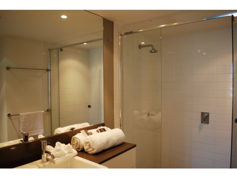 18 Enderley Avenue, Surfers Paradise QLD 4217