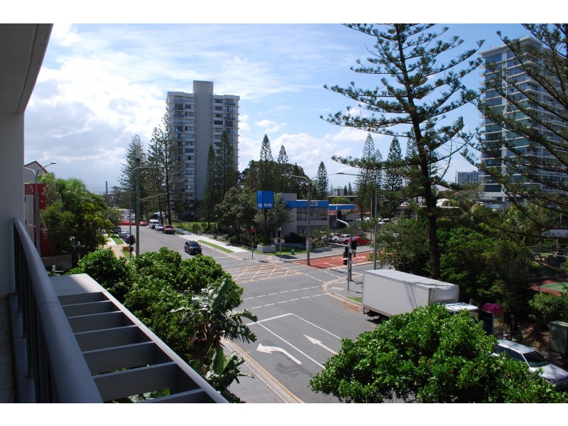 18 Enderley Avenue, Surfers Paradise QLD 4217