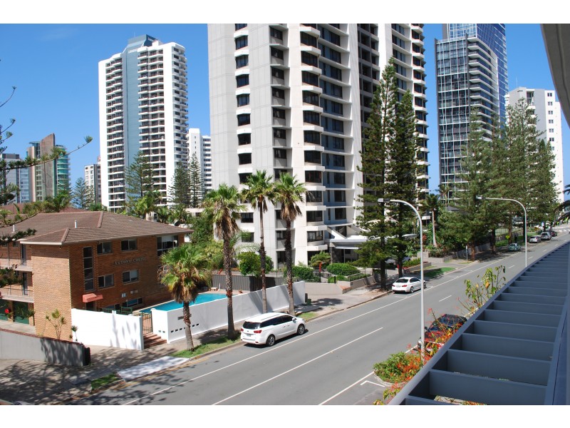 18 Enderley Avenue, Surfers Paradise QLD 4217