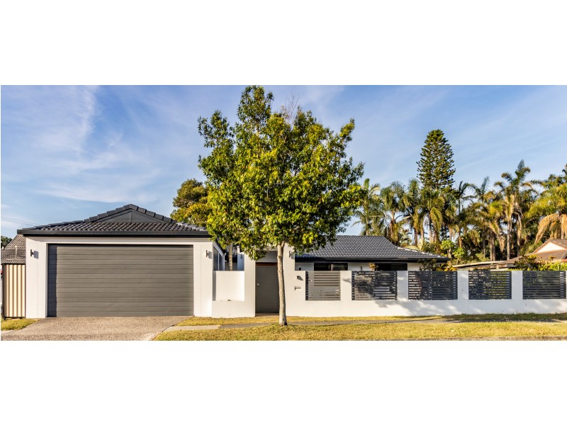 3 Collins Crescent, Benowa QLD 4217