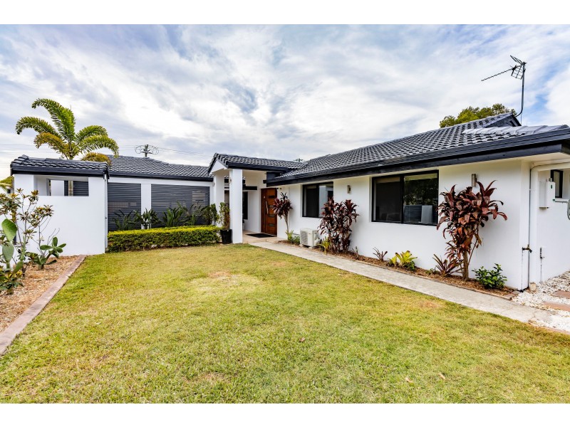 3 Collins Crescent, Benowa QLD 4217