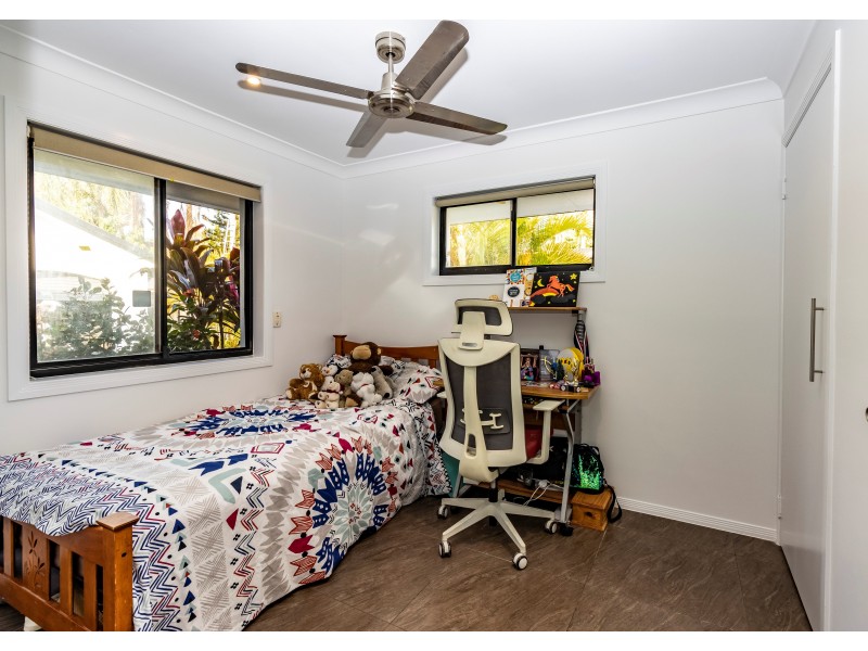 3 Collins Crescent, Benowa QLD 4217