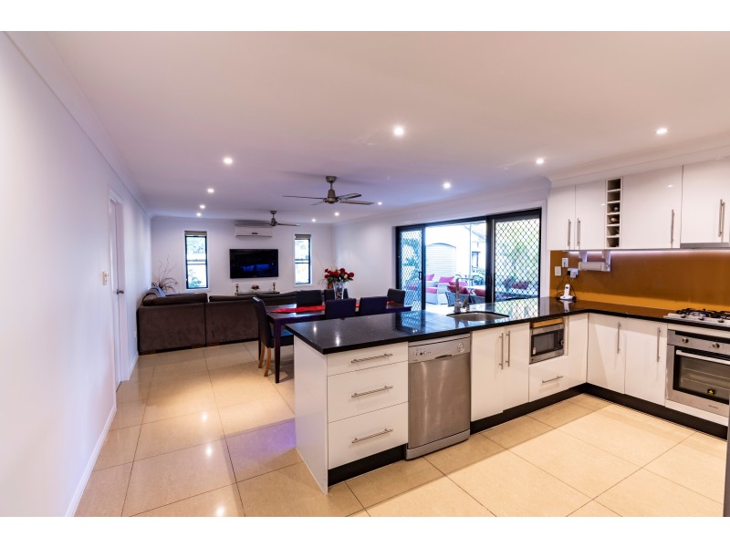 3 Collins Crescent, Benowa QLD 4217