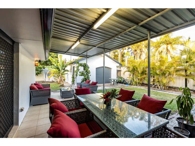 3 Collins Crescent, Benowa QLD 4217