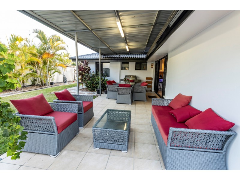 3 Collins Crescent, Benowa QLD 4217