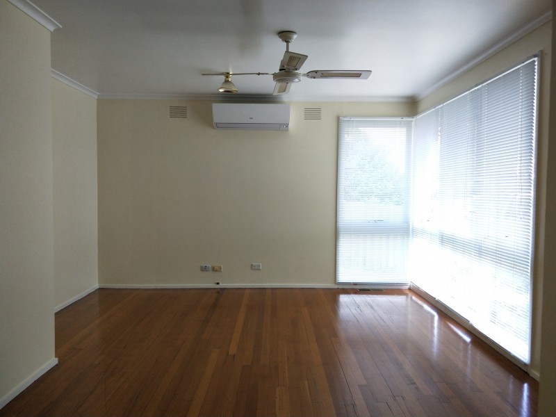 18 Saxonwood Drive, Narre Warren VIC 3805