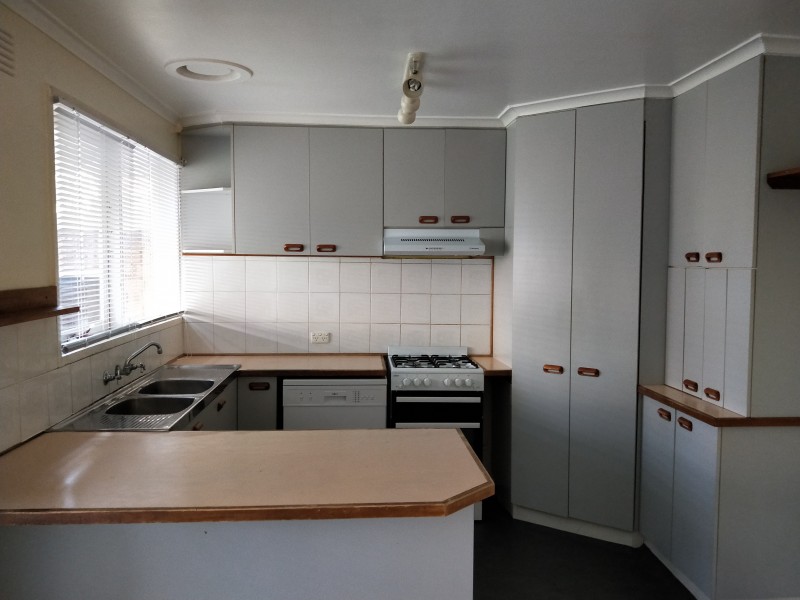 18 Saxonwood Drive, Narre Warren VIC 3805