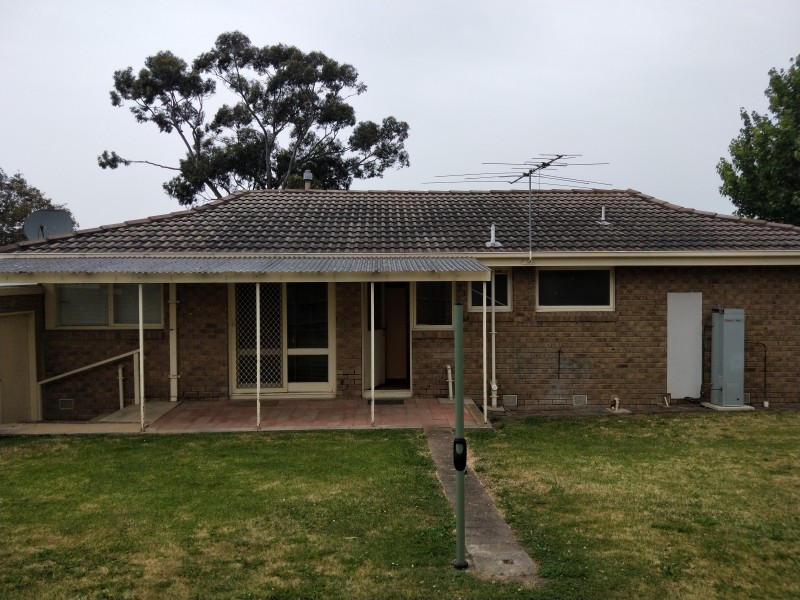 18 Saxonwood Drive, Narre Warren VIC 3805