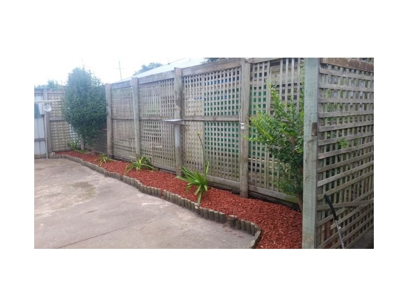 9 June Avenue, Hamlyn Heights VIC 3215