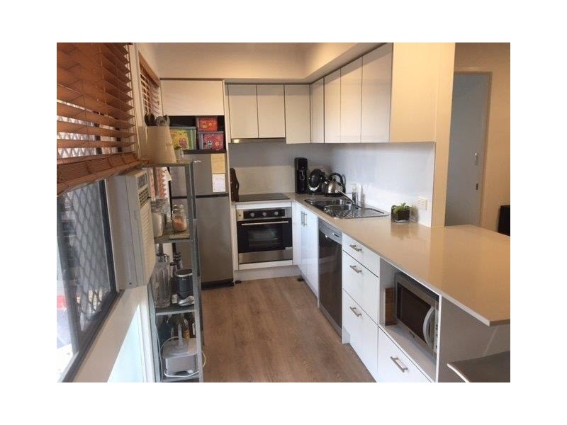 4/27 Thomas Drive, Surfers Paradise QLD 4217