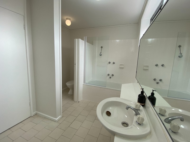 24/212 The Avenue, Parkville VIC 3052